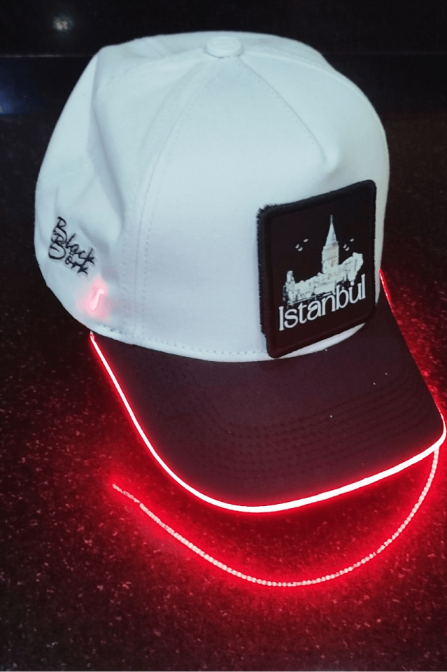 İstanbul Bench Siyah-Beyaz LED'li Beyzbol Şapka