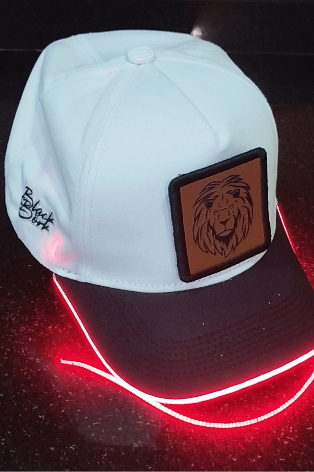 Aslan Bench Siyah-Beyaz LED'li Beyzbol Şapka