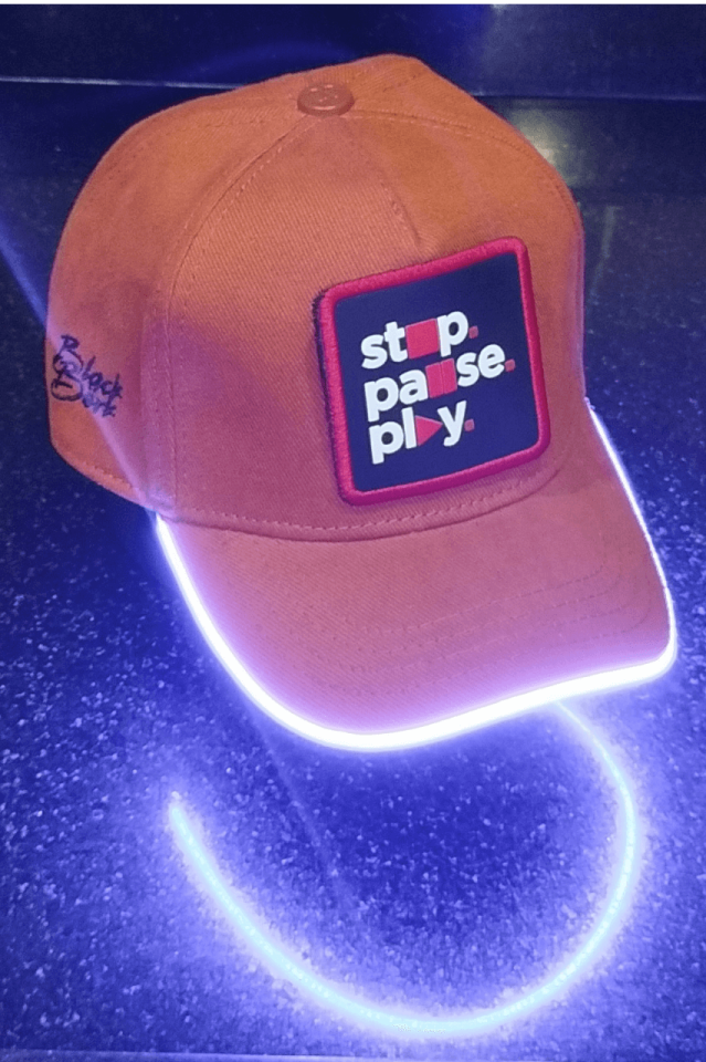 Stop-Pause-Play Bench Kahve LED'li Beyzbol Şapka