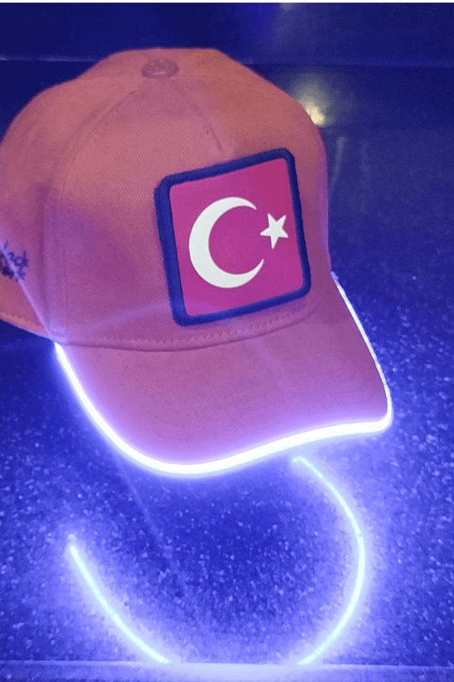 Bayrak Bench Kahve LED'li Beyzbol Şapka