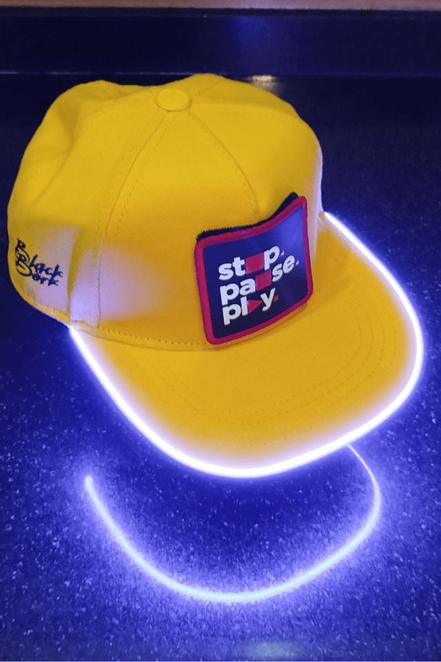 Stop-Pause-Play Bench Sarı LED'li Hip Hop Şapka