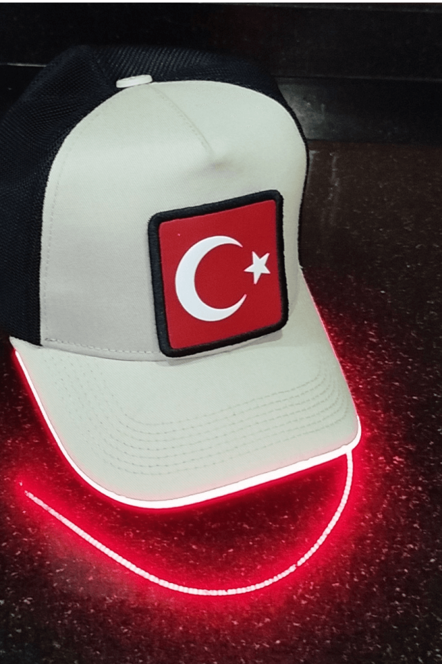 Bayrak Bench Siyah-Krem LED'li Beyzbol Şapka