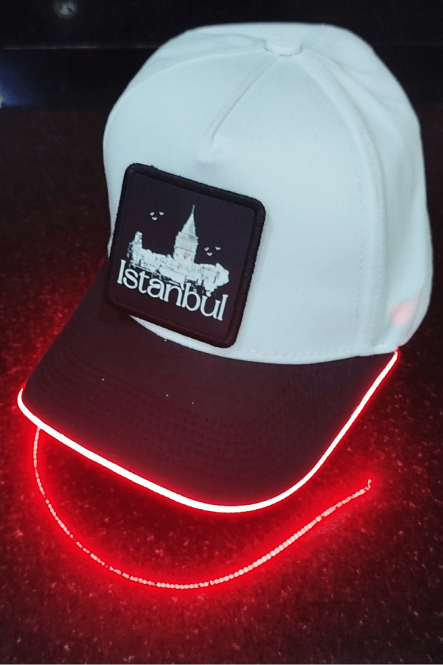 İstanbul Bench Siyah-Beyaz LED'li Beyzbol Şapka