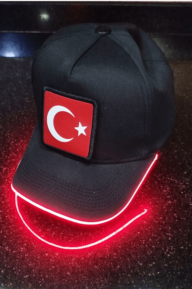 Bayrak Bench Siyah LED'li Beyzbol Şapka