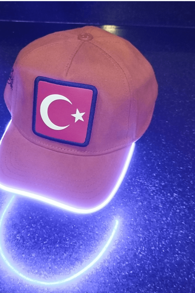 Bayrak Bench Kahve LED'li Beyzbol Şapka