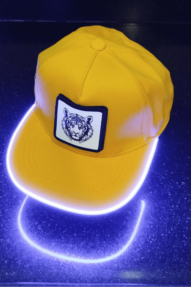 Kaplan Bench Sarı LED'li Hip Hop Şapka
