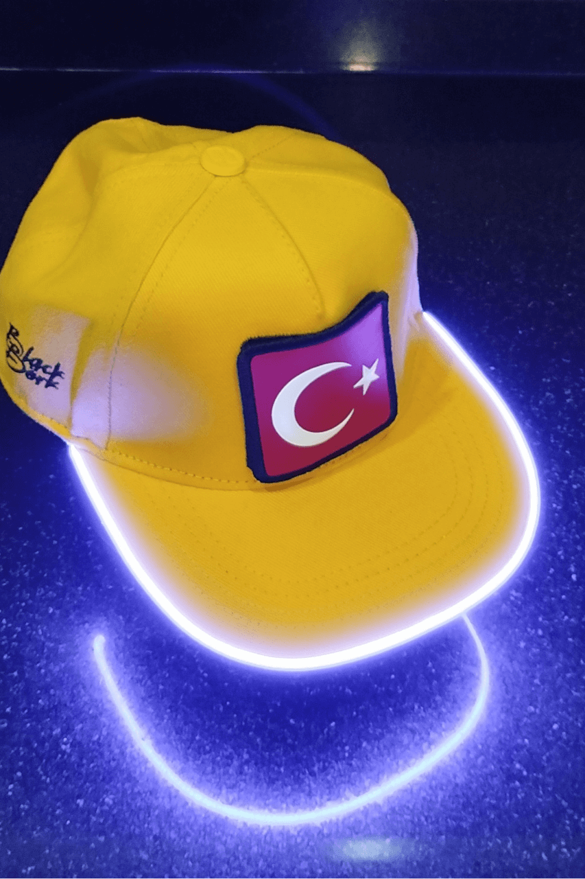 Bayrak Bench Sarı LED'li Hip Hop Şapka