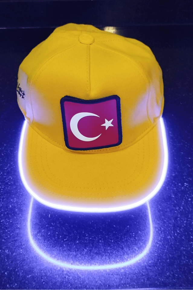 Bayrak Bench Sarı LED'li Hip Hop Şapka