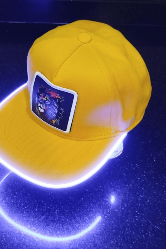 Aslan Bench Sarı LED'li Hip Hop Şapka
