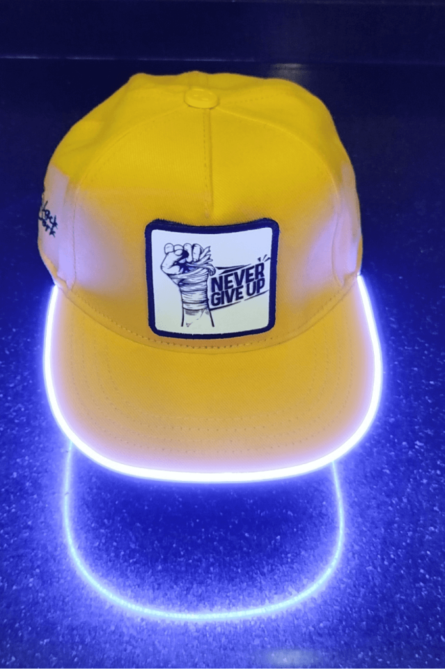 Never Give Up Bench Sarı LED'li Hip Hop Şapka