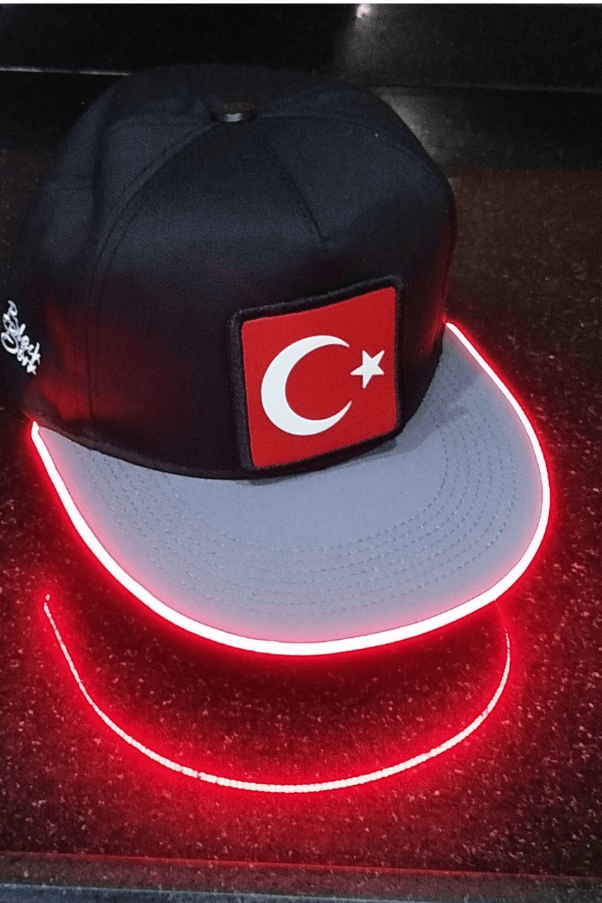 Bayrak Bench Siyah-Gri LED'li Hip Hop Şapka