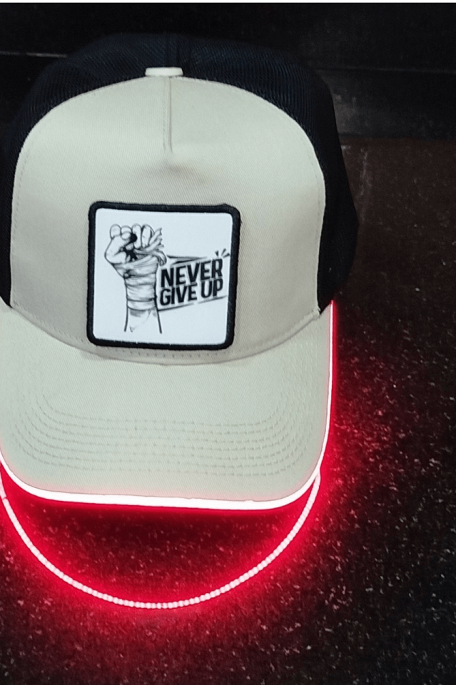 Never Give Up Bench Siyah-Krem LED'li Beyzbol Şapka