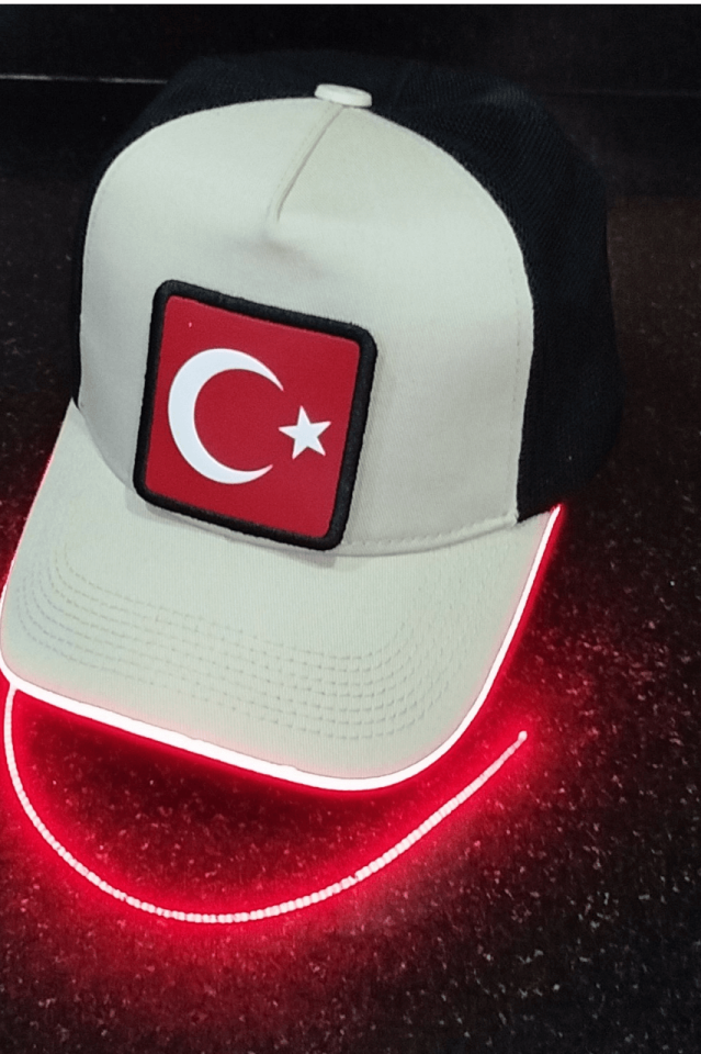 Bayrak Bench Siyah-Krem LED'li Beyzbol Şapka