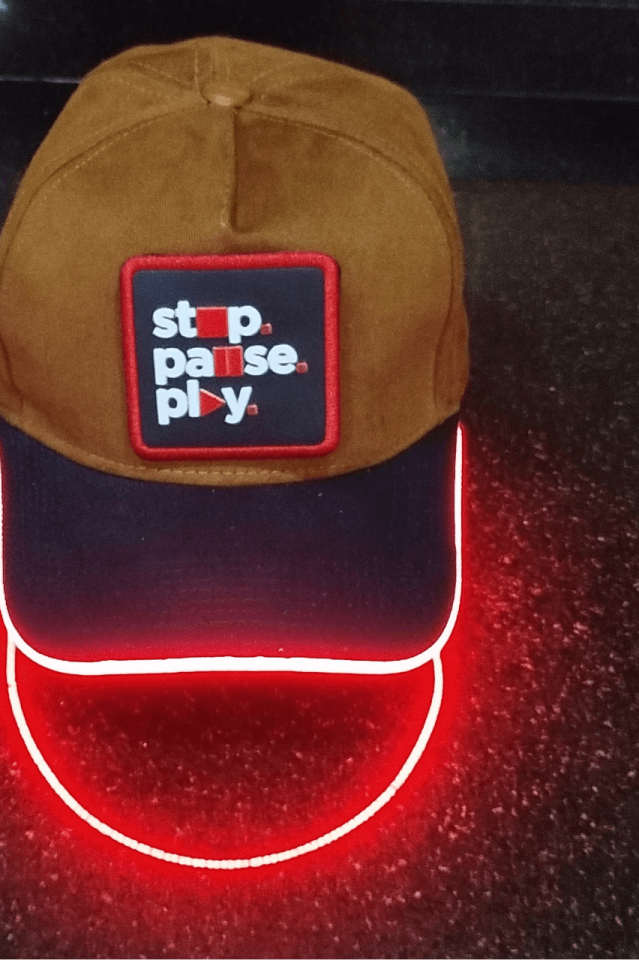 Stop-Pause-Play Bench Kahve-Siyah LED'li Beyzbol Şapka