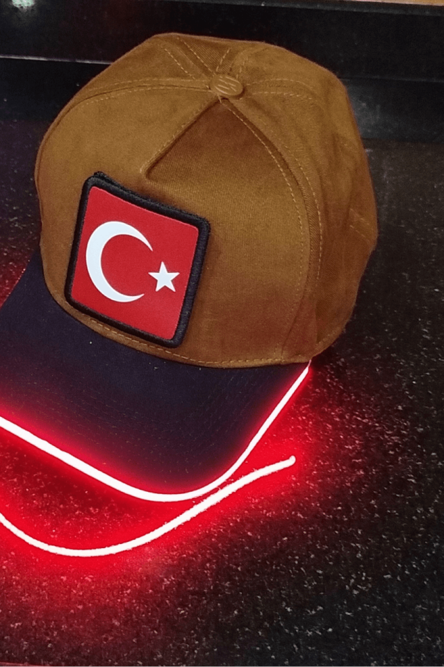 Bayrak Bench Kahve-Siyah LED'li Beyzbol Şapka
